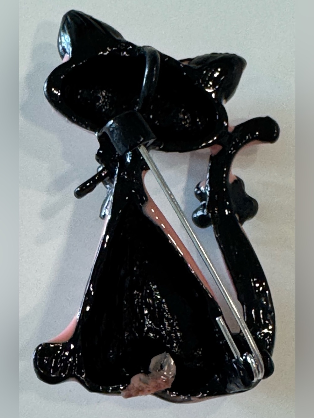 NEW Pink Cat Brooch with Blue Flower Accent - Picture 4 of 7